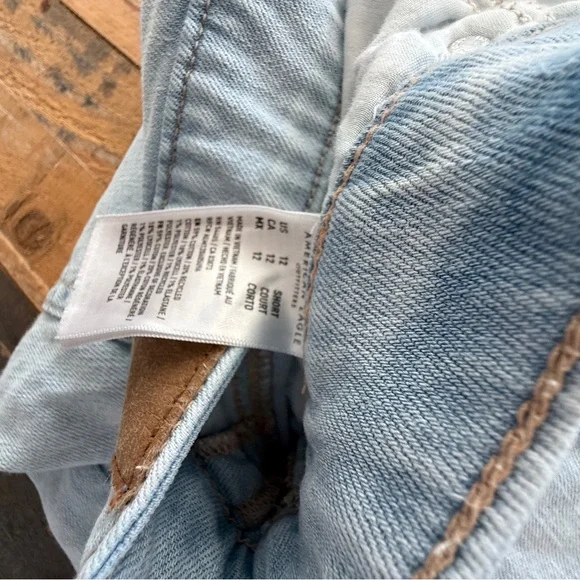 Light Denim American Eagle Jeans 12 Short - Picture 6 of 6